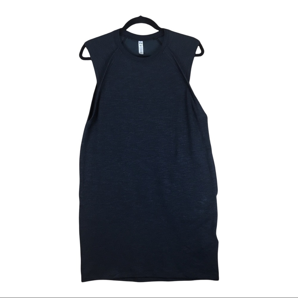 Look stylish & feel comfortable in this cute sleeveless Under Armour dress - S